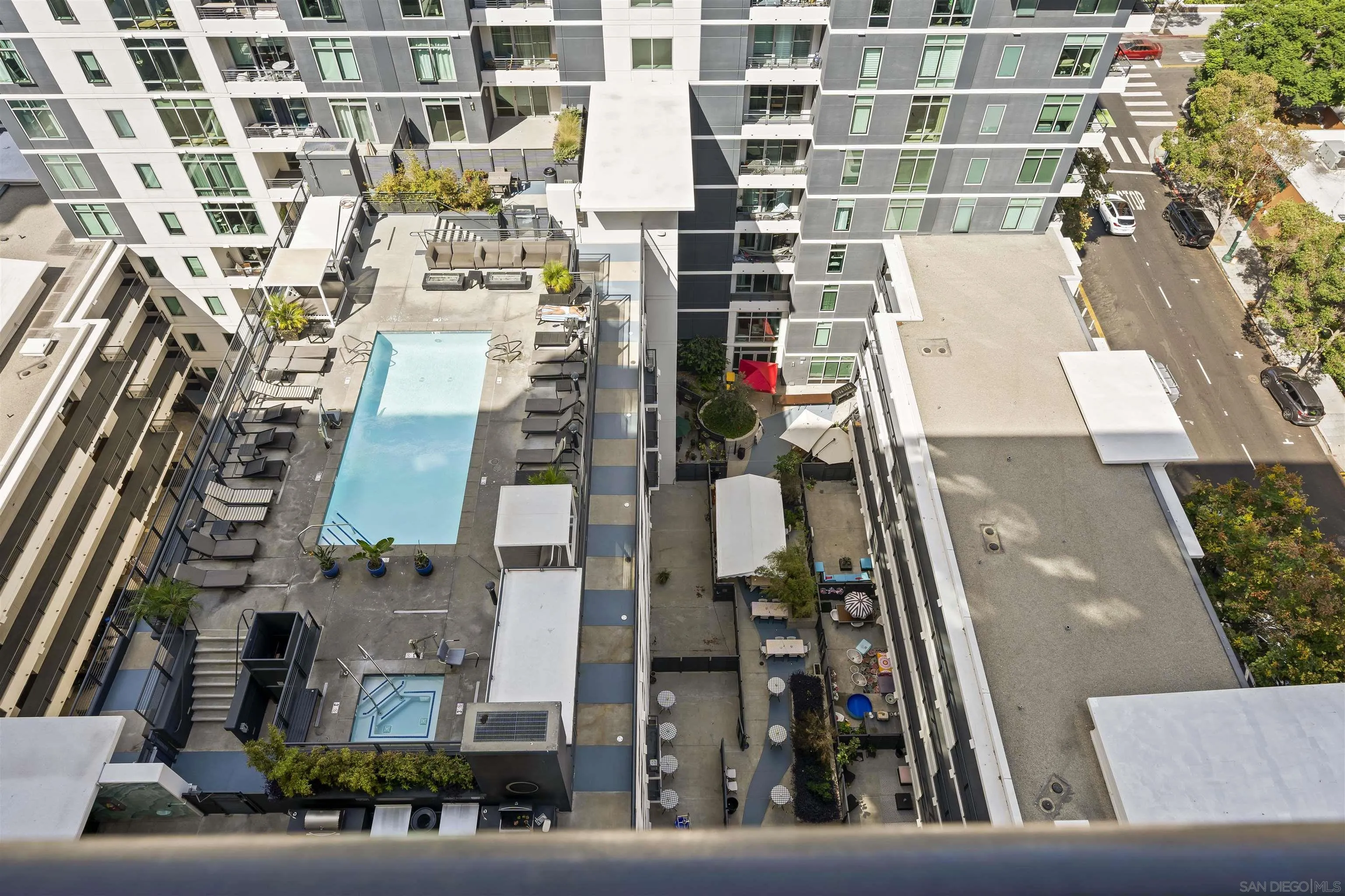 425 W Beech Street Unit 1607
