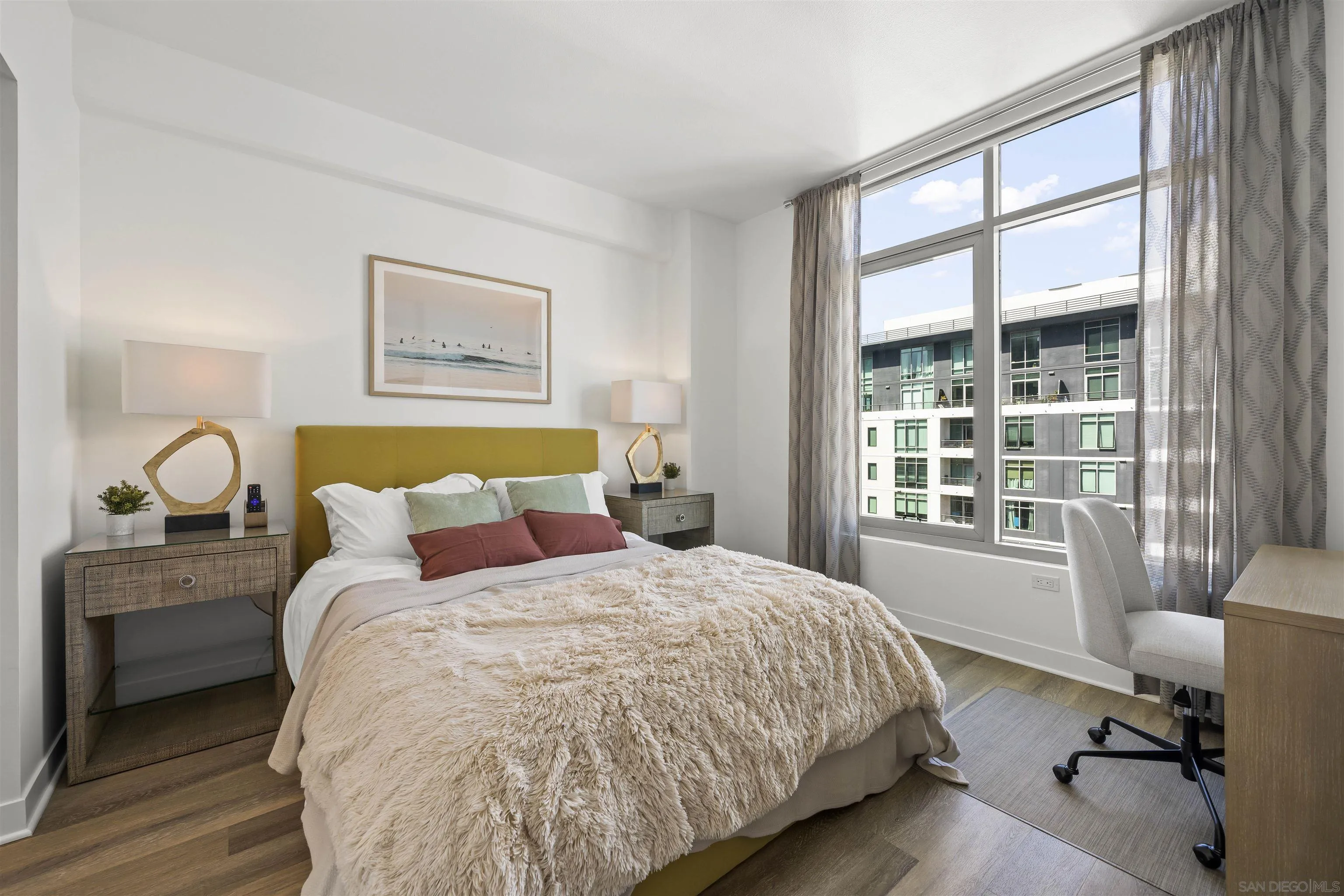 425 W Beech Street Unit 1607