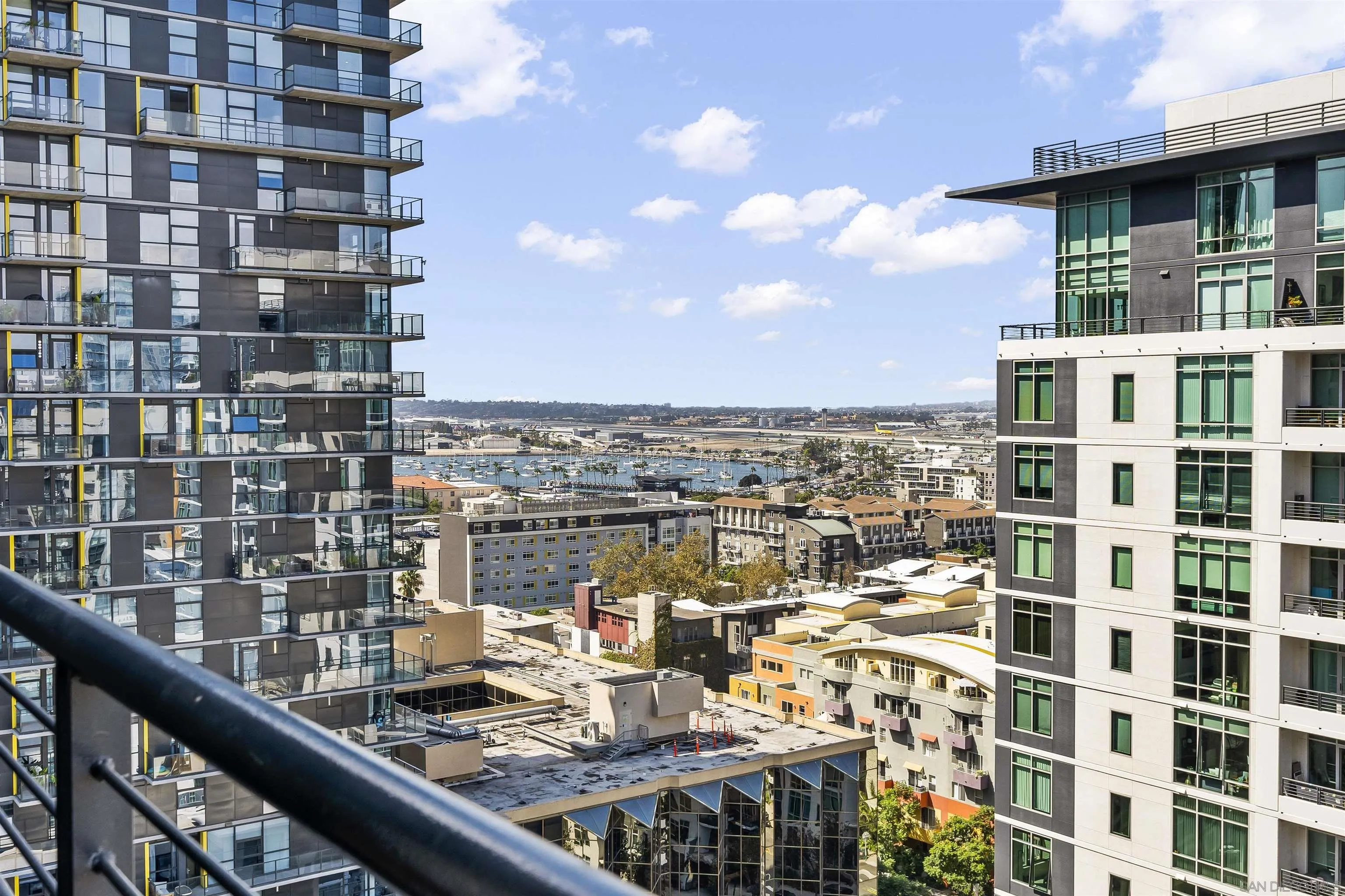 425 W Beech Street Unit 1607