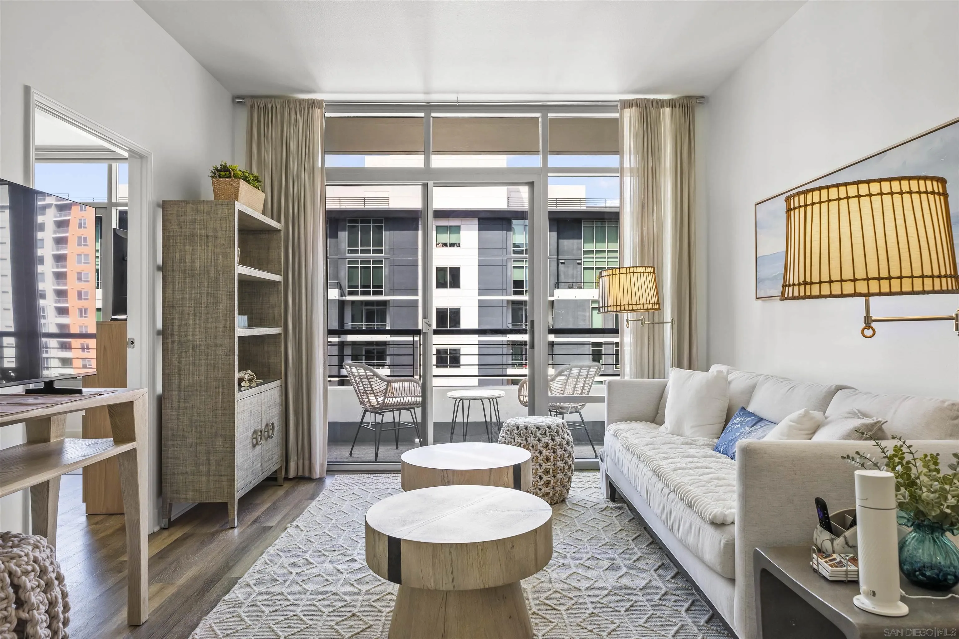 425 W Beech Street Unit 1607
