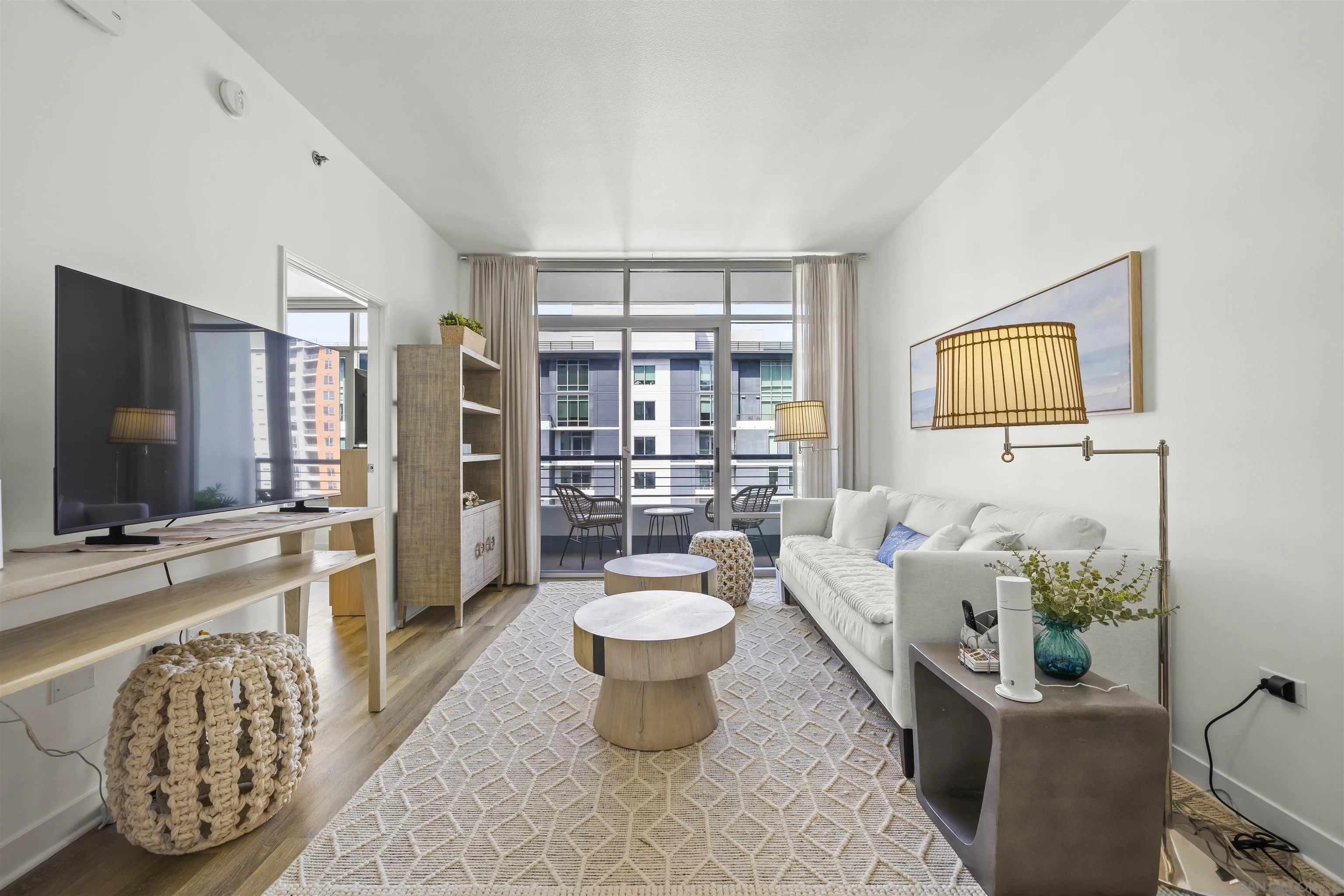 425 W Beech Street Unit 1607