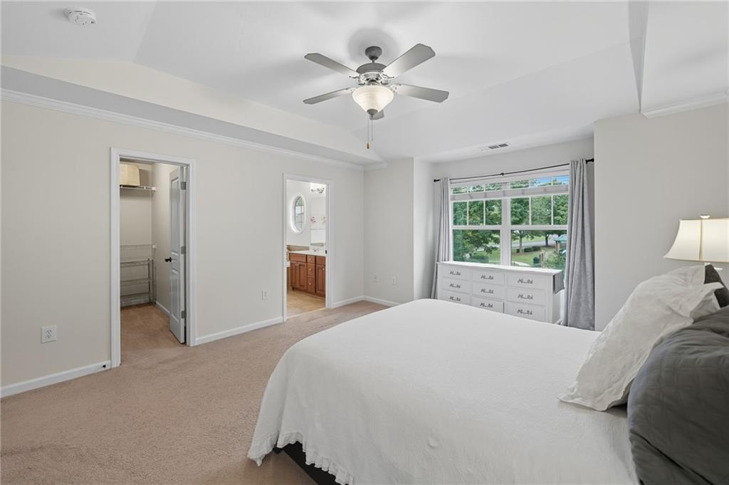 405 Royal Crescent Lane E