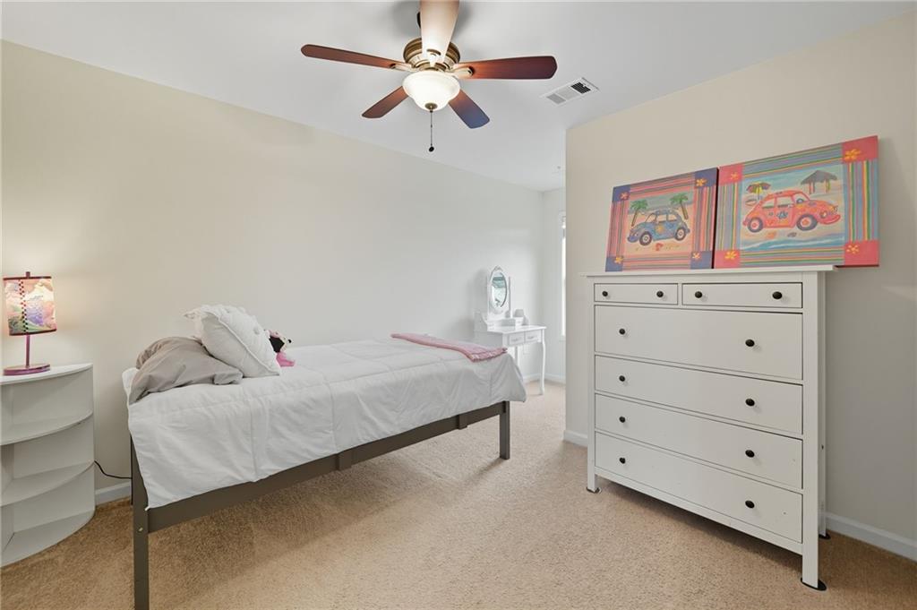 405 Royal Crescent Lane E