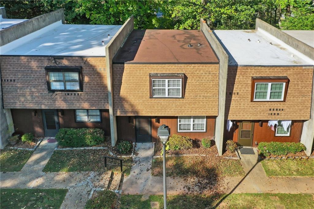 745 Cedar Pointe Court SW