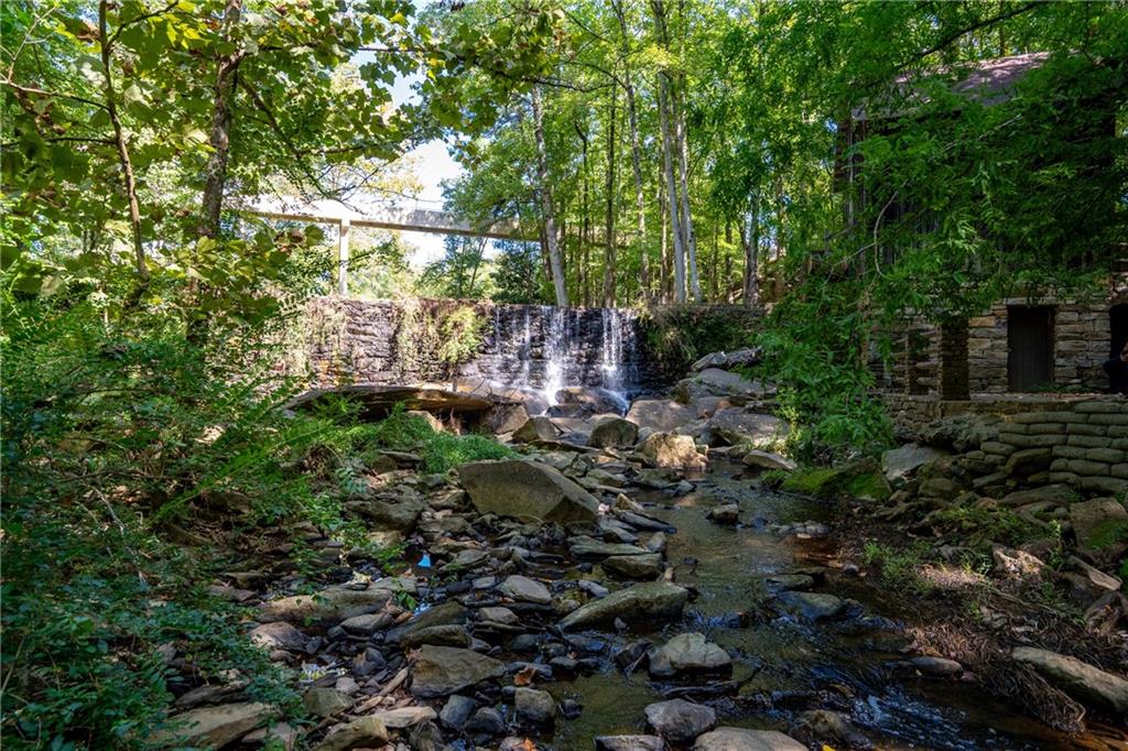 1660 Carlson Lane SW