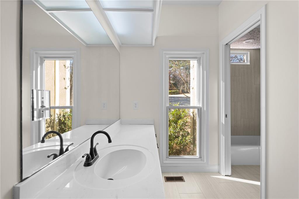 1660 Carlson Lane SW