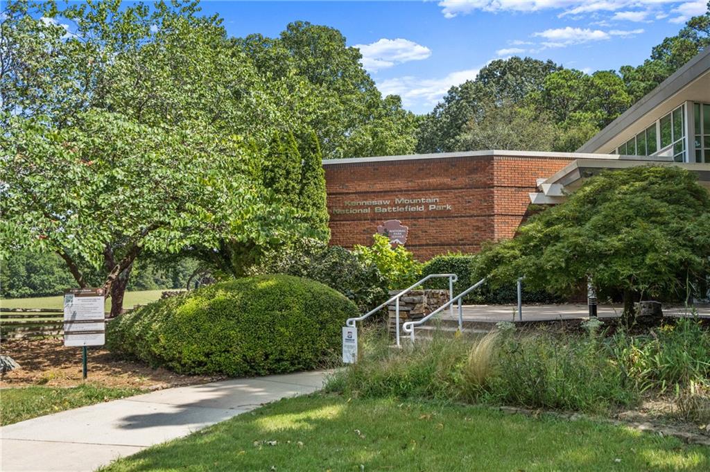 1660 Carlson Lane SW