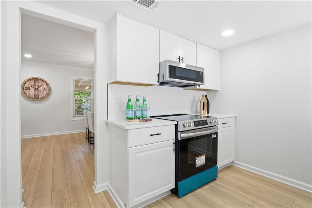 745 Cedar Pointe Court SW