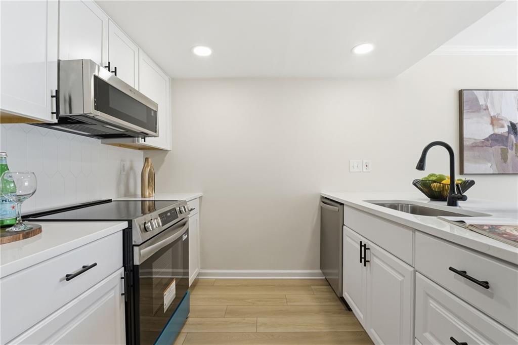 745 Cedar Pointe Court SW