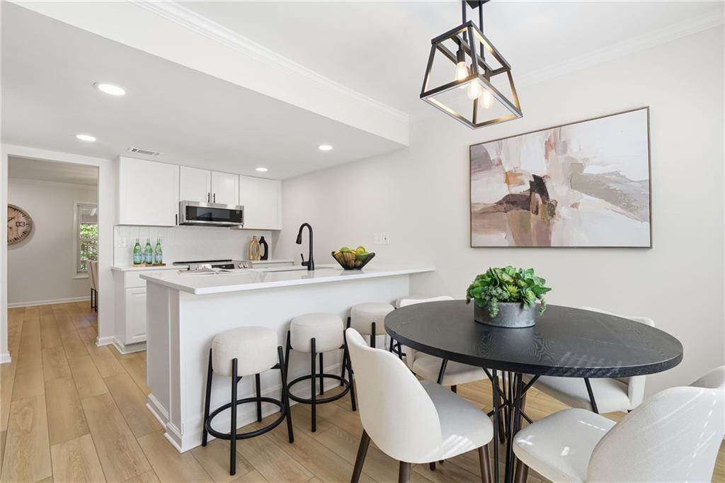 745 Cedar Pointe Court SW