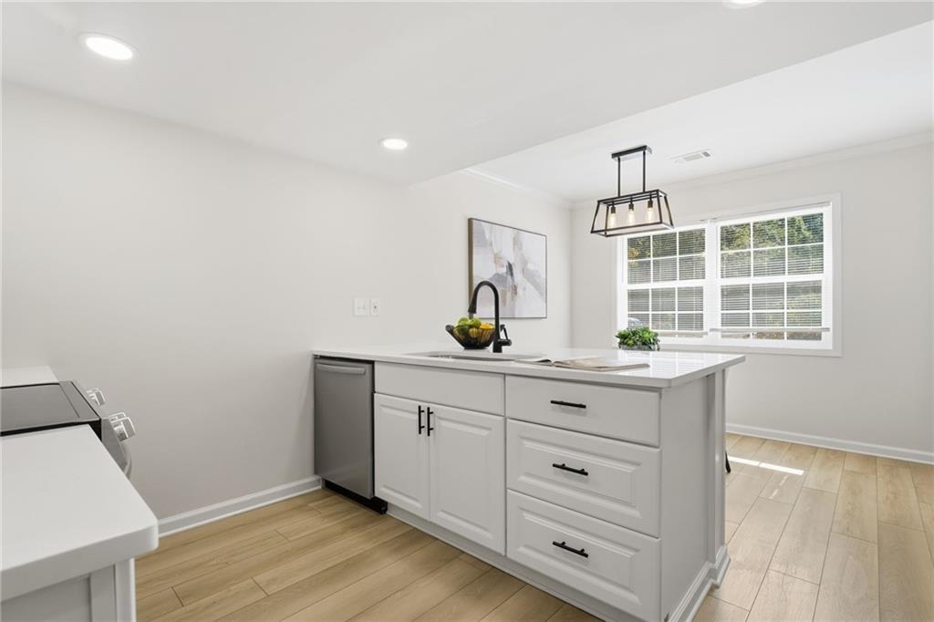 745 Cedar Pointe Court SW