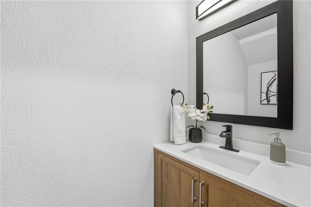 745 Cedar Pointe Court SW