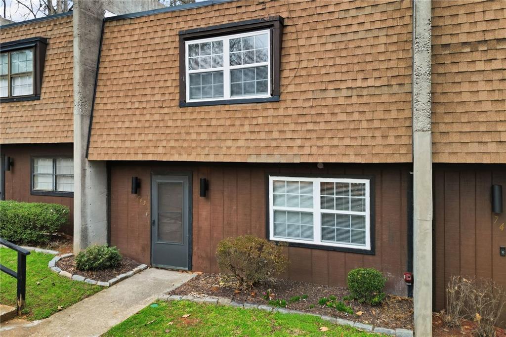 745 Cedar Pointe Court SW