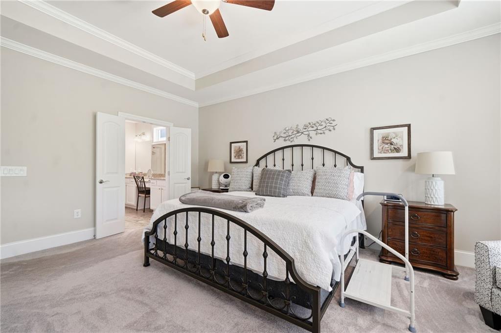 400 Grafton Walk