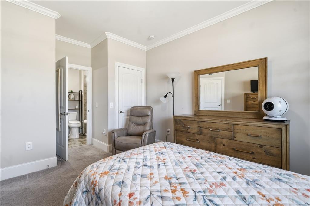 400 Grafton Walk