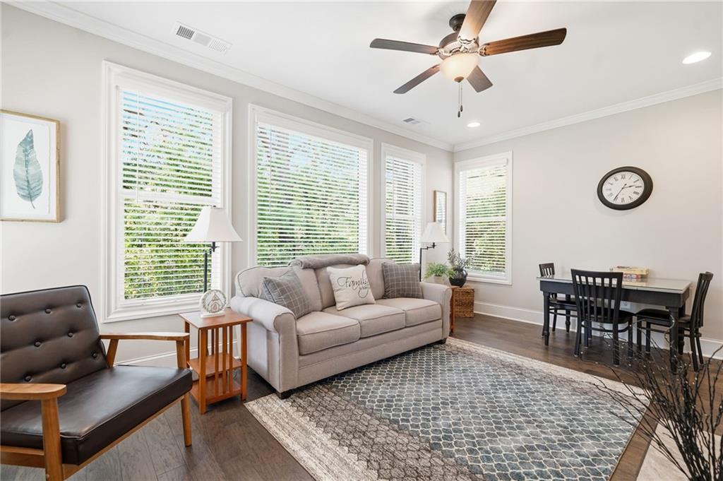 400 Grafton Walk