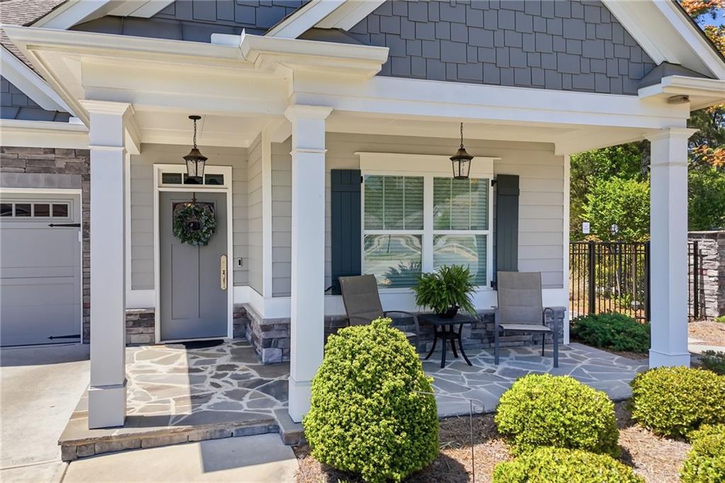 400 Grafton Walk