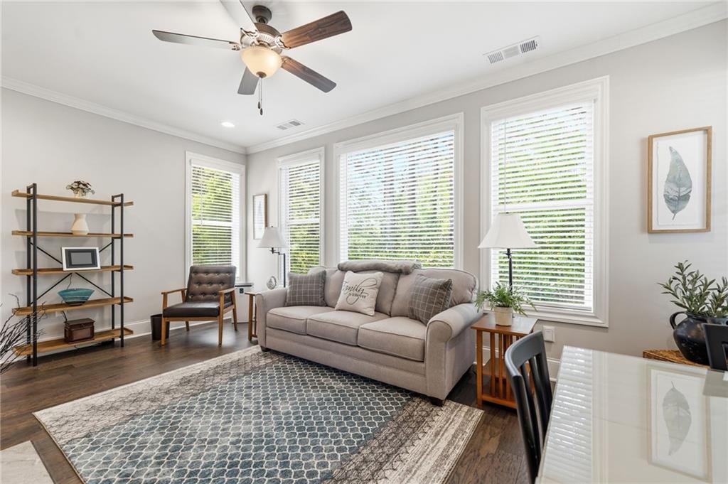 400 Grafton Walk