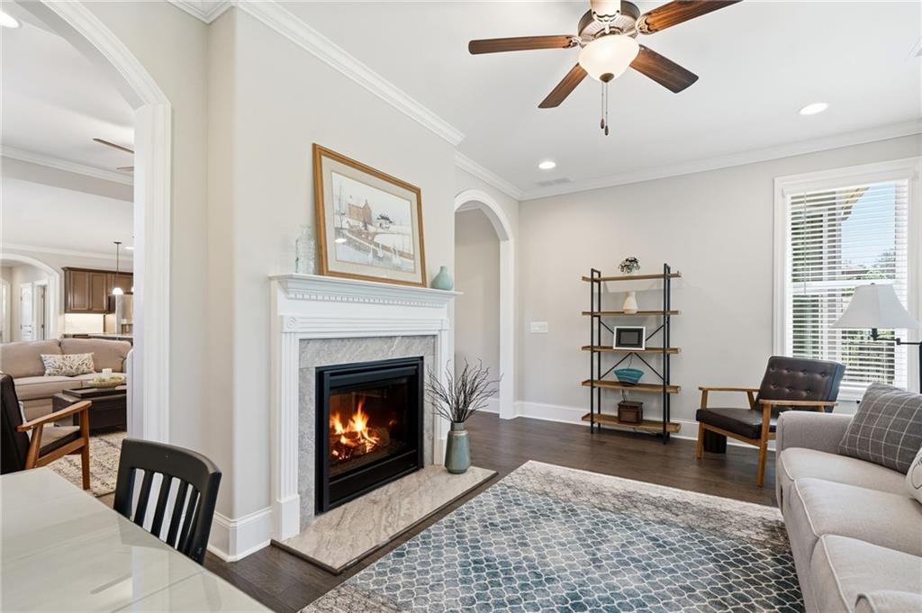 400 Grafton Walk