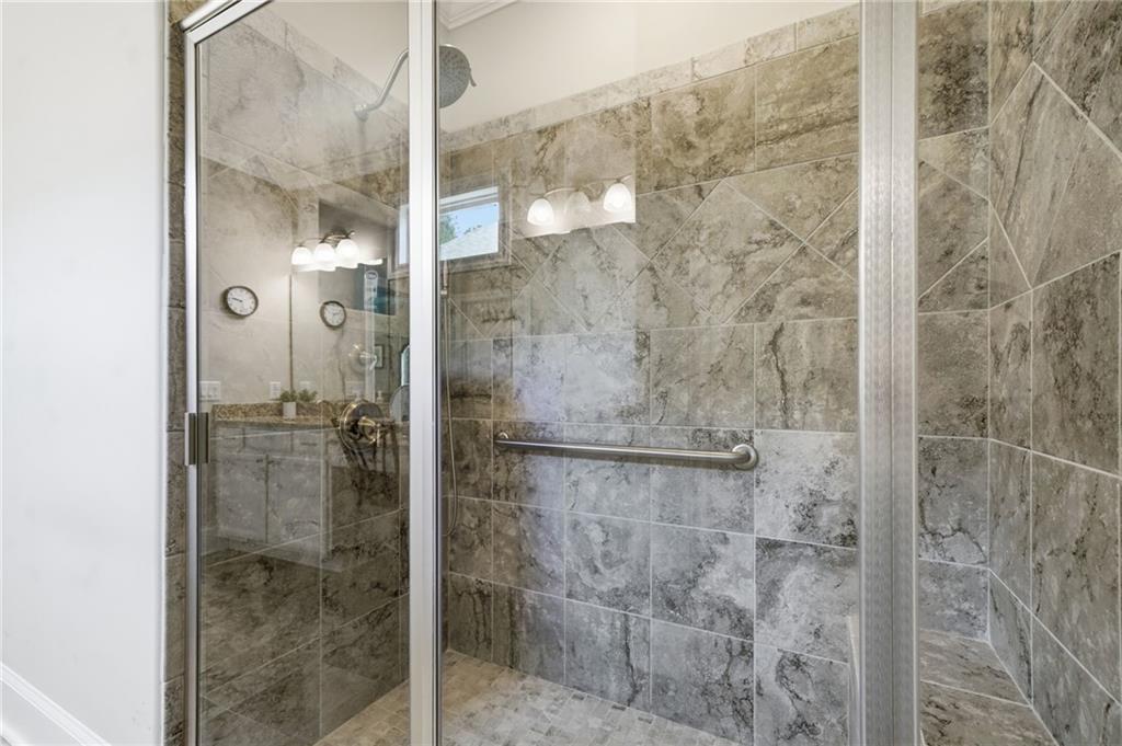400 Grafton Walk
