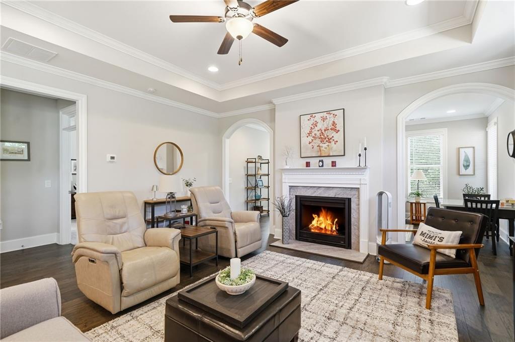 400 Grafton Walk