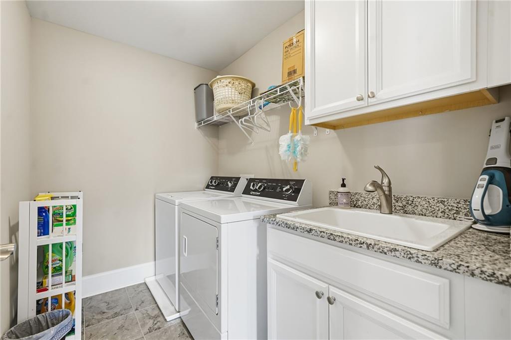 400 Grafton Walk