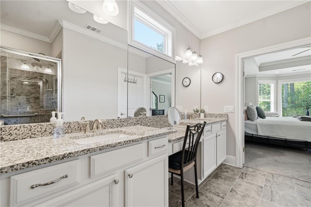 400 Grafton Walk