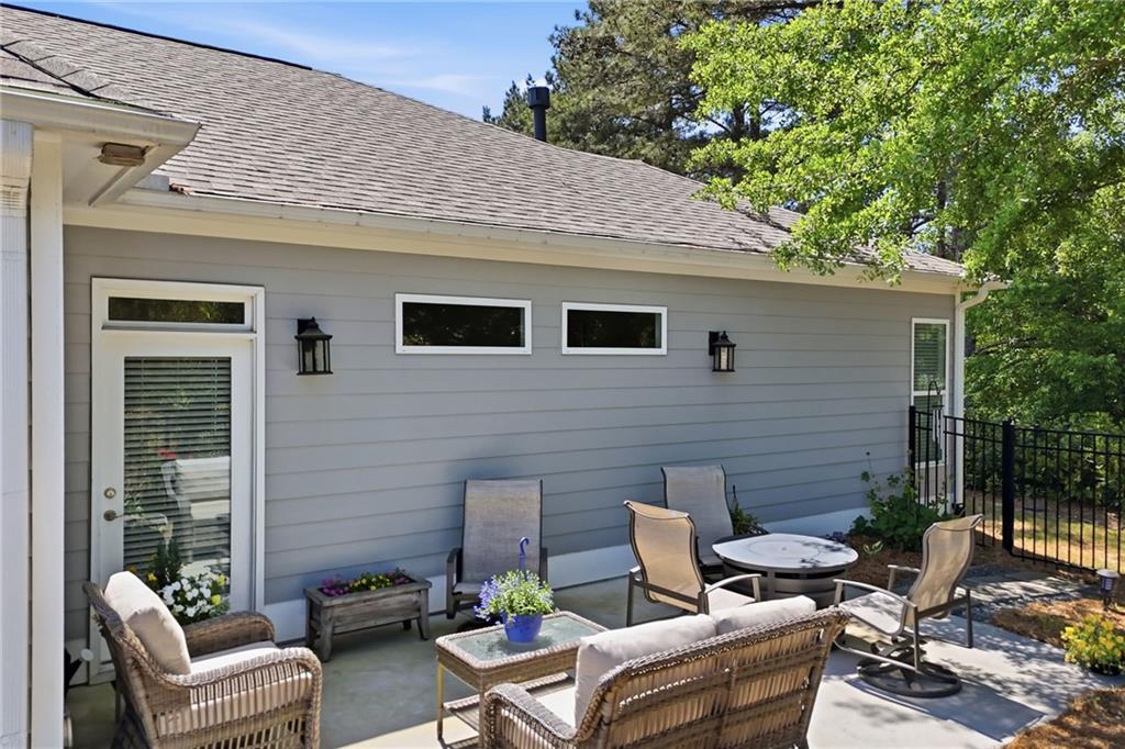 400 Grafton Walk