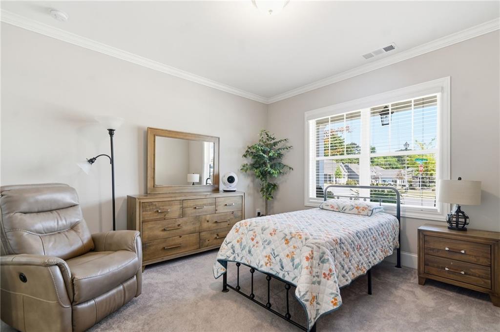 400 Grafton Walk