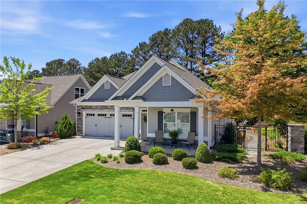 400 Grafton Walk