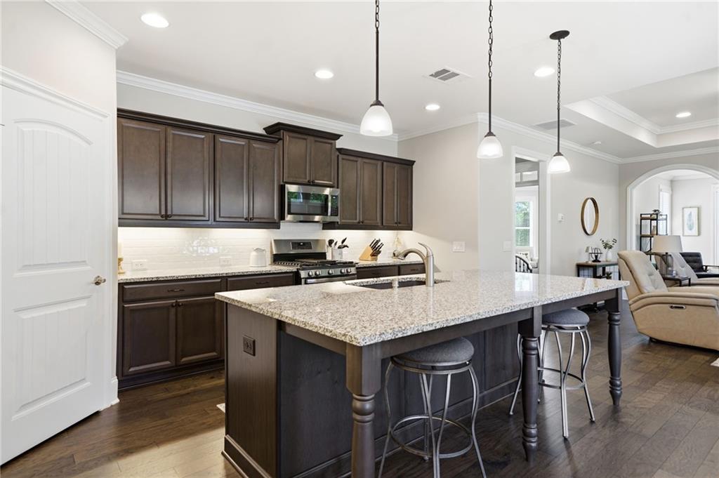400 Grafton Walk