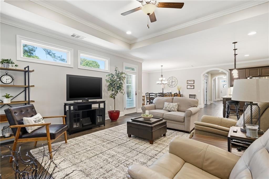 400 Grafton Walk