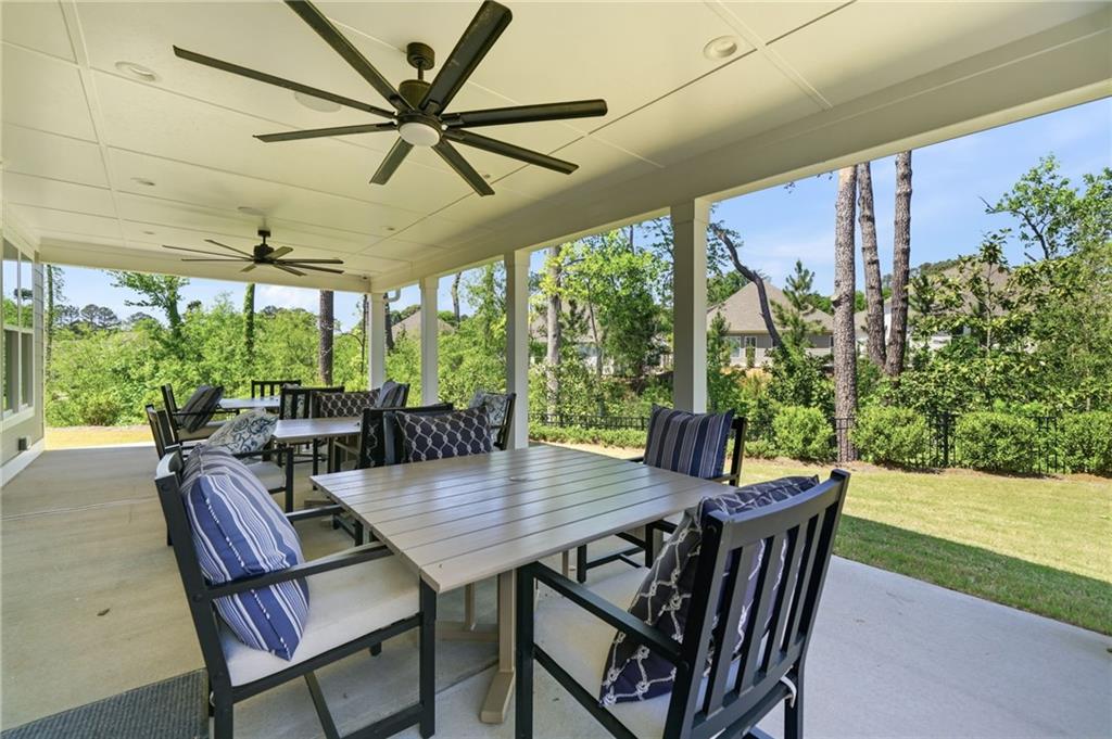 400 Grafton Walk