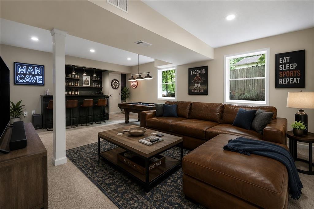 585 Rivercrest Drive