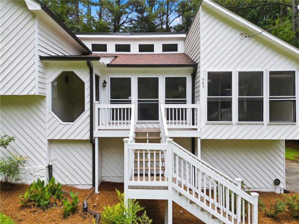 585 Rivercrest Drive