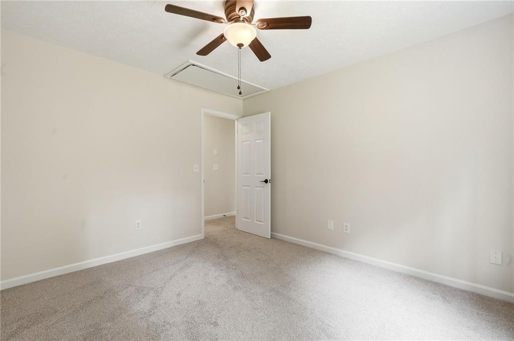 585 Rivercrest Drive