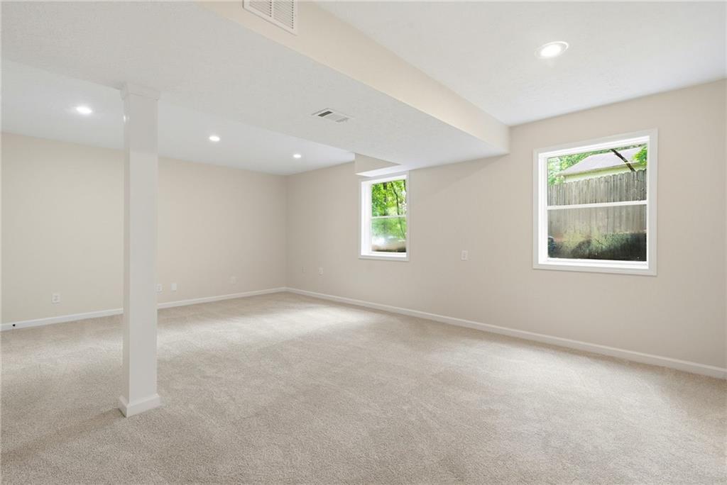 585 Rivercrest Drive