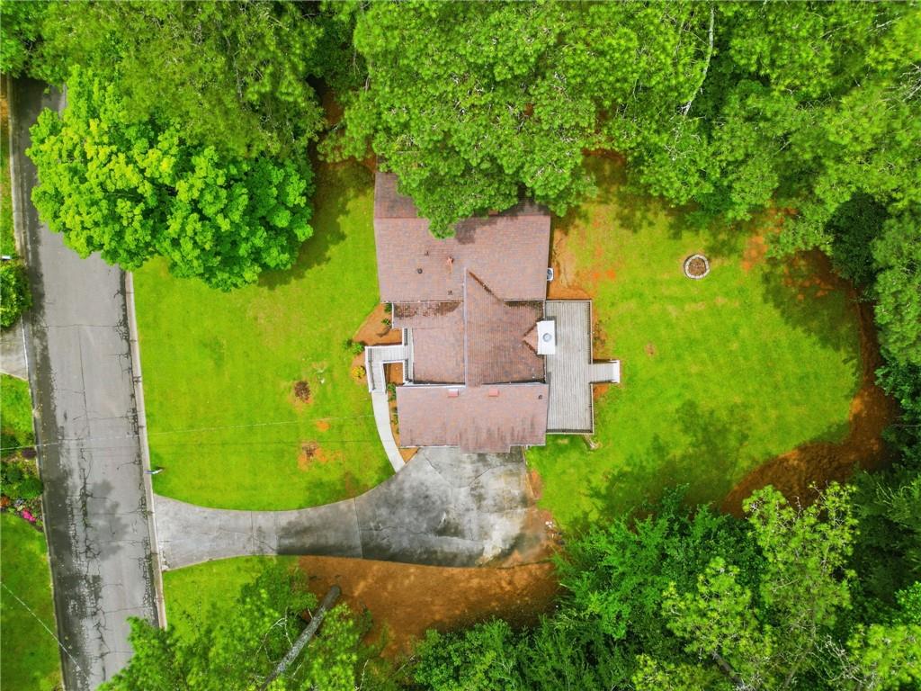 585 Rivercrest Drive