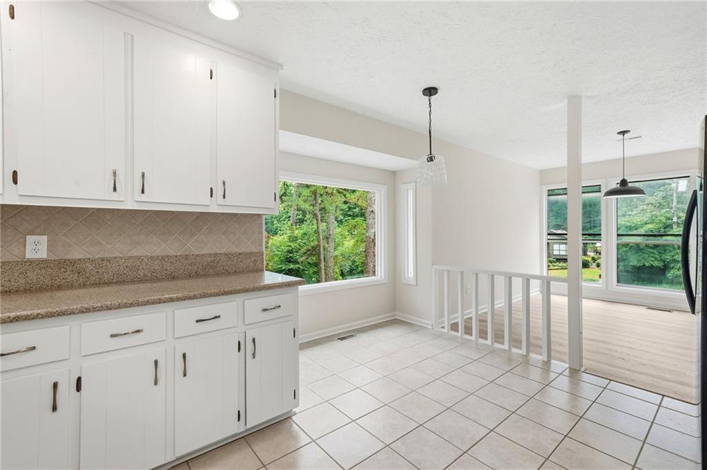 585 Rivercrest Drive