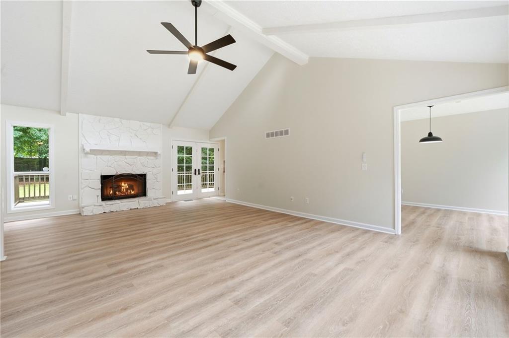 585 Rivercrest Drive