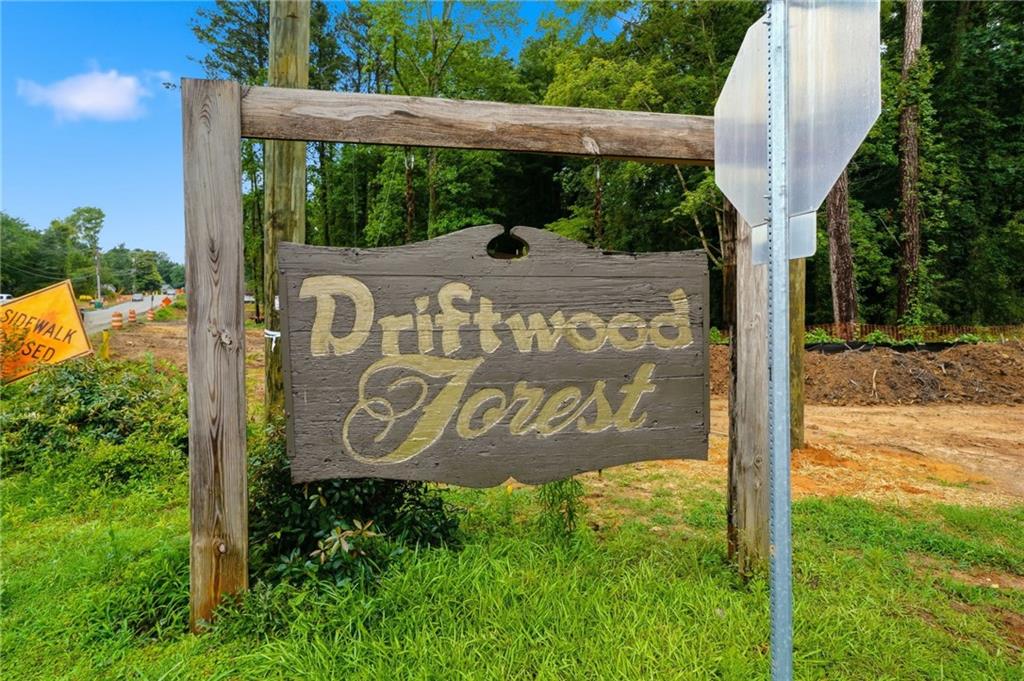 585 Rivercrest Drive