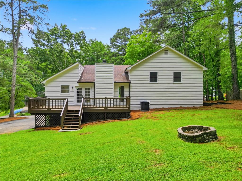 585 Rivercrest Drive