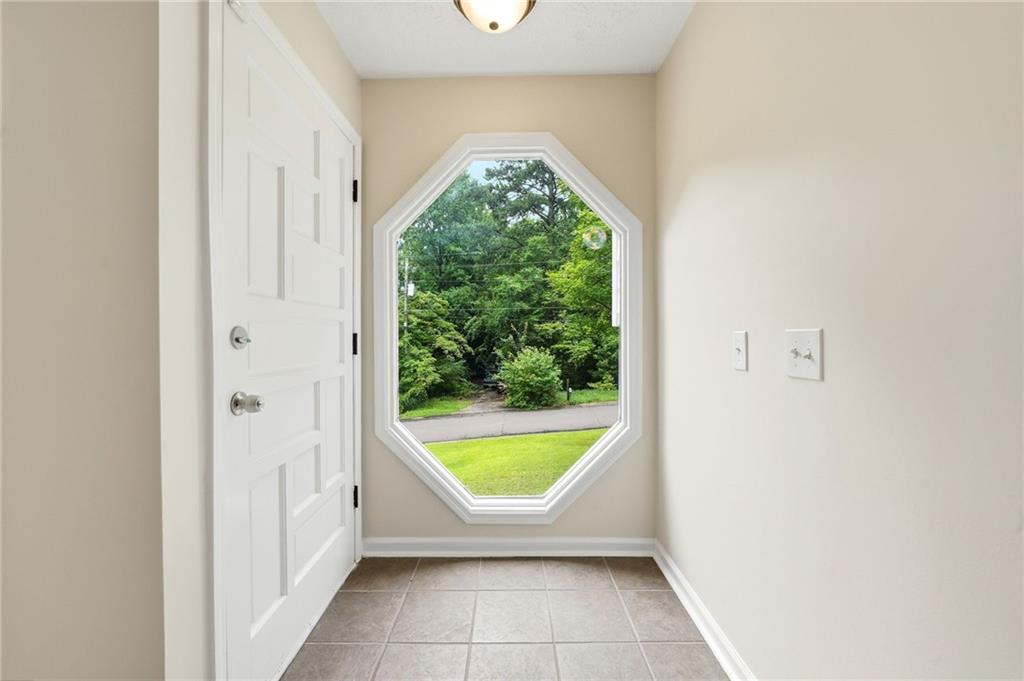 585 Rivercrest Drive
