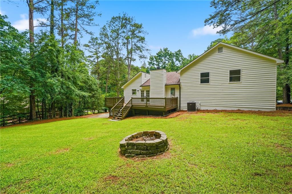 585 Rivercrest Drive