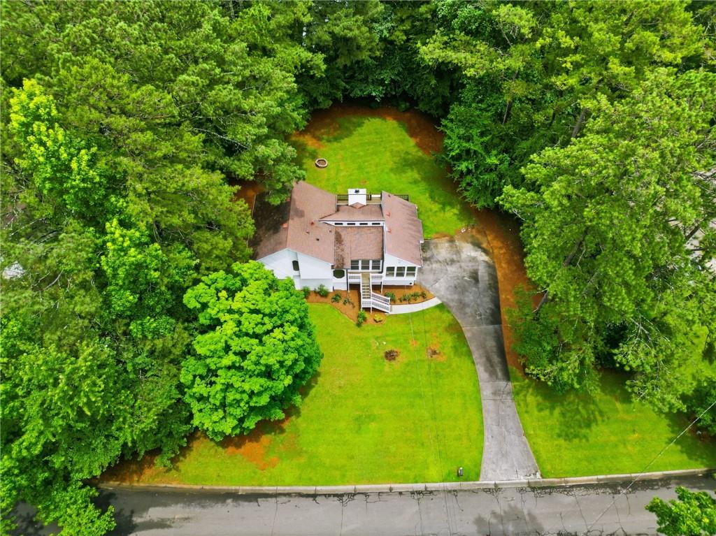 585 Rivercrest Drive