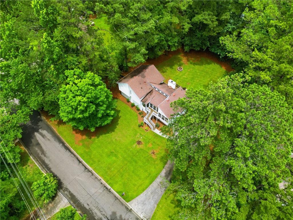 585 Rivercrest Drive