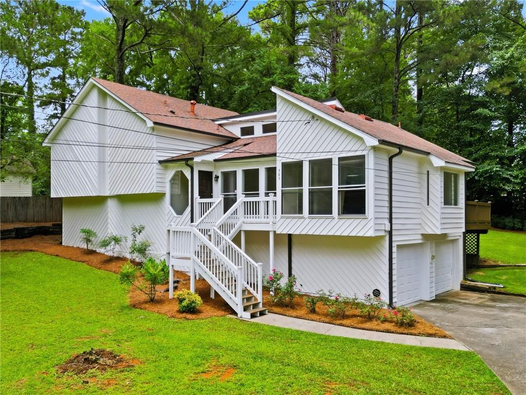 585 Rivercrest Drive