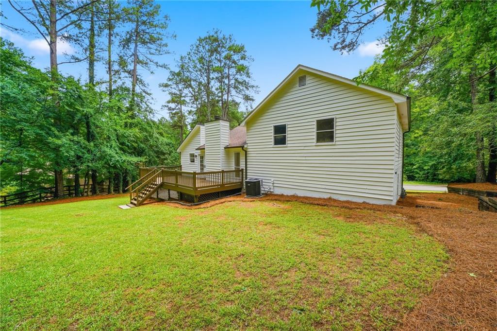 585 Rivercrest Drive