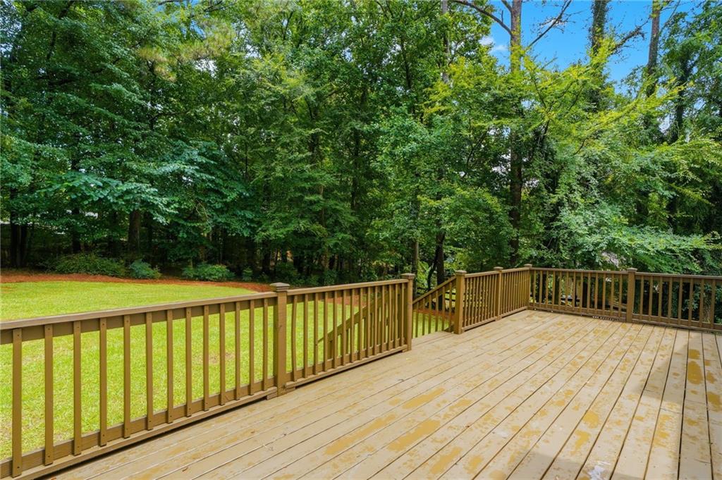 585 Rivercrest Drive