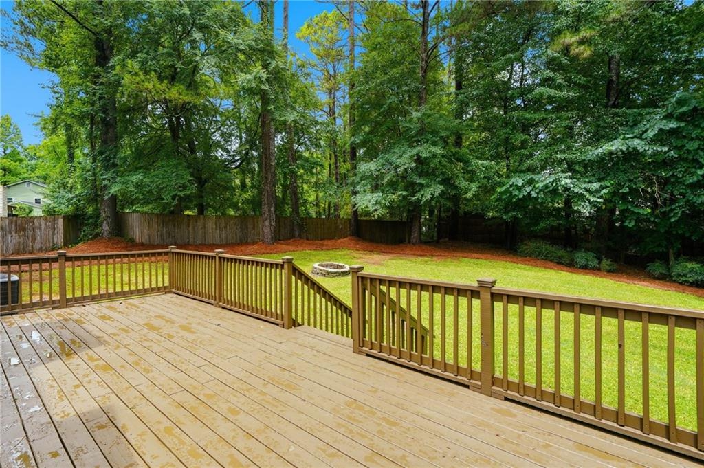 585 Rivercrest Drive